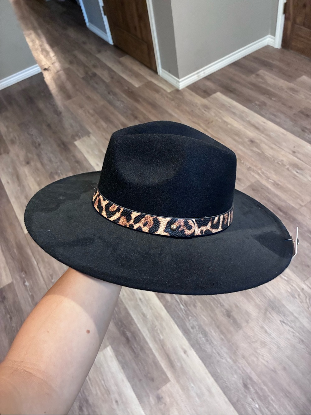 Black Wide-Brim Fedora with Leopard Band - Women Accessories - Picture 3 of 4